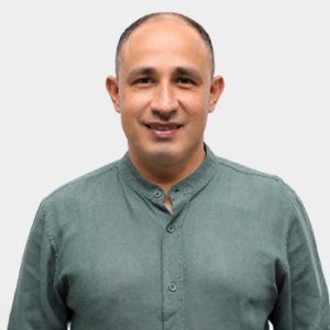 Photograph of staff member Edwin Giovanni Waltero